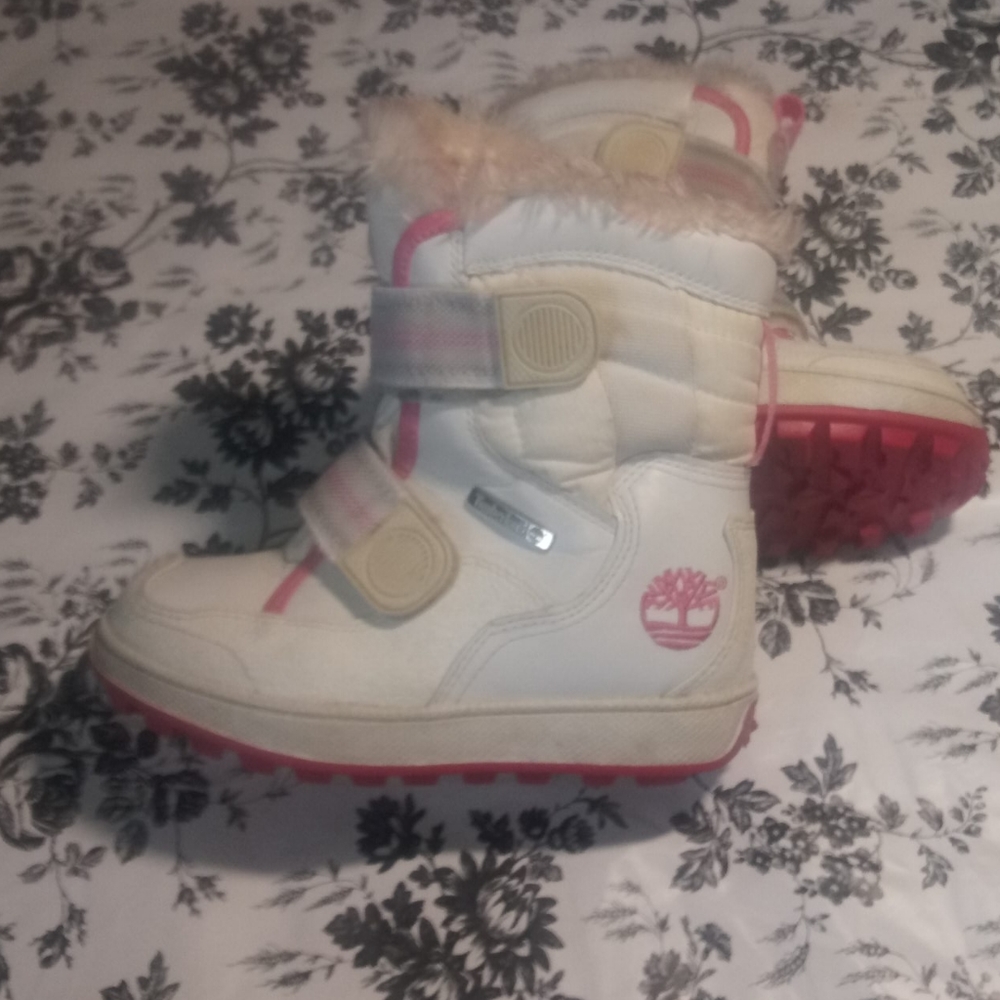 Shoes - Picture 2 of 3